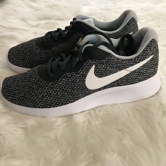 nike tanjun womens size 8